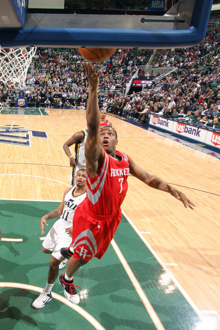 山东队鏖战爵士,乔治关键制胜 山东队鏖战爵士,乔治关键制胜