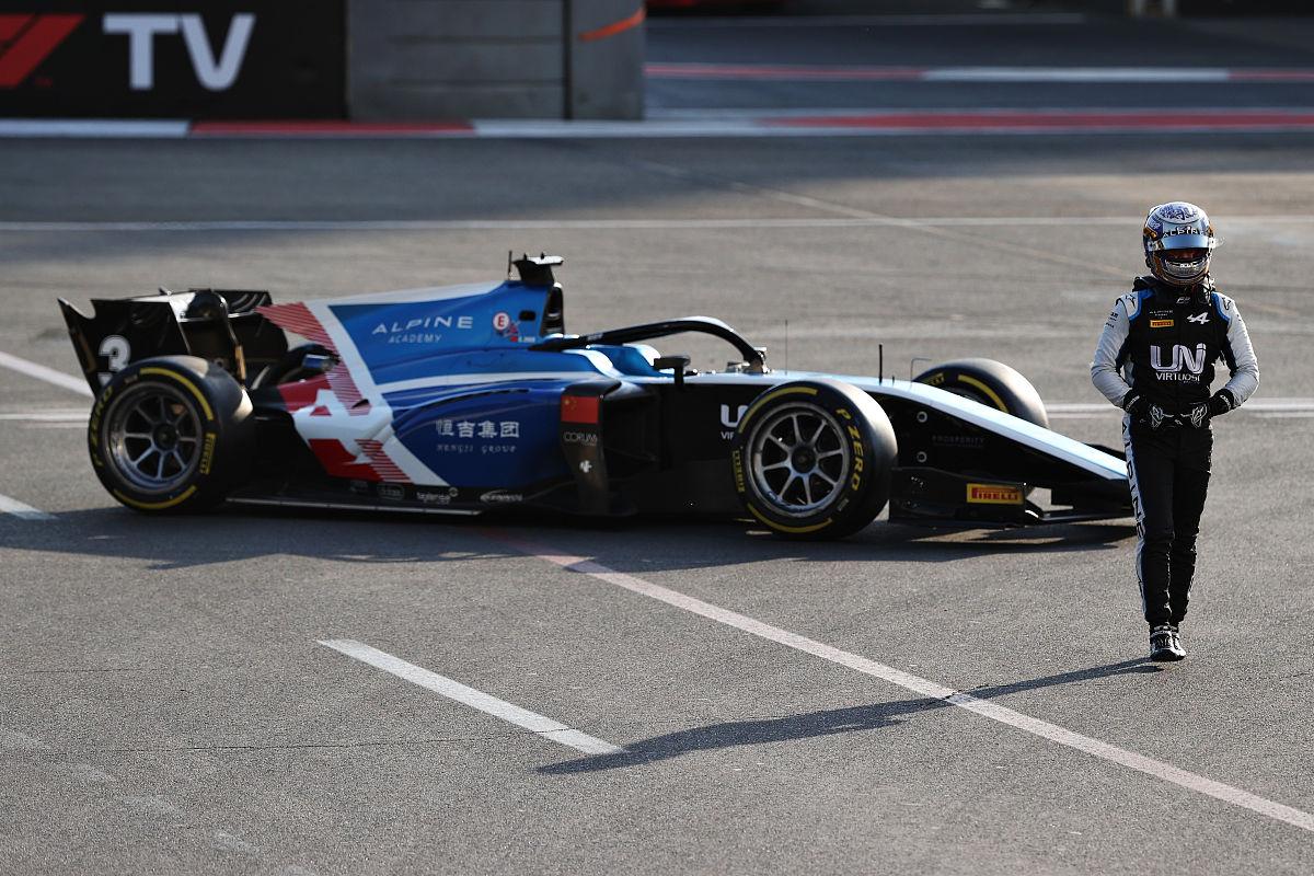 红牛车队碾压迈凯伦,塞恩斯扛起全队 红牛车队碾压迈凯伦,塞恩斯扛起全队