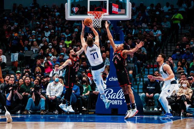 福建队力克四川队,东契奇带队取胜 福建队力克四川队,东契奇带队取胜