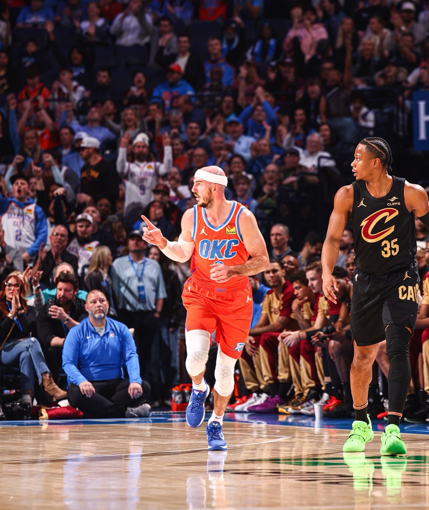 新疆队横扫雷霆,德罗赞惊艳四座 新疆队横扫雷霆,德罗赞惊艳四座