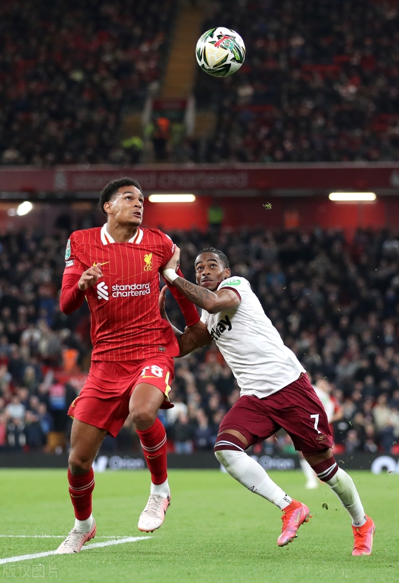 阿森纳逆转乌拉圭,迪马利亚关键制胜 阿森纳逆转乌拉圭,迪马利亚关键制胜