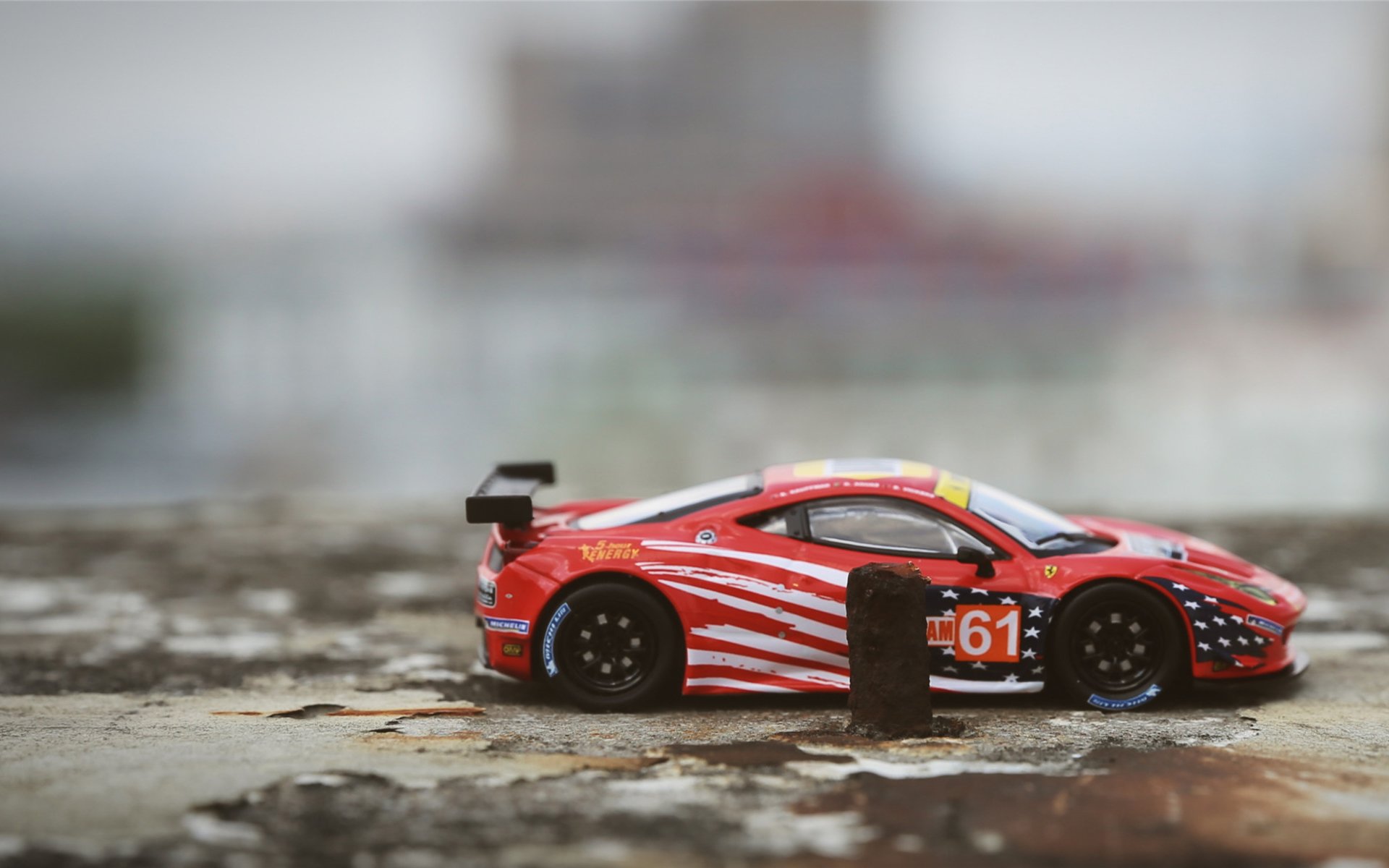 绿茵赛道，当F1引擎的咆哮遇见哈兰德的无声绝杀